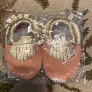 Baby moccasins - pink and gold